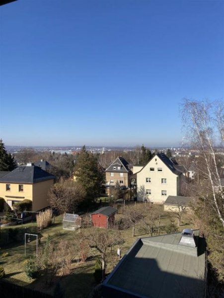 Chemnitz Großzügige 2,5-Zi. mit Laminat, EBK, Balkon und Wannenbad in sehr guter Lage! TG mgl. Wohnung mieten