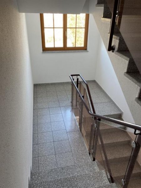 Chemnitz Großzügige 2,5-Zi. mit Laminat, EBK, Balkon und Wannenbad in sehr guter Lage! TG mgl. Wohnung mieten