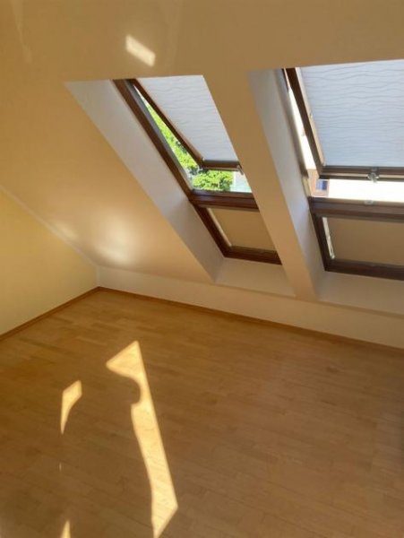 Chemnitz DG 4-Zi. mit 2xSP, Balkon, Sauna, EBK, Dusche und Wannenbad mit Fenster in Toplage! Wohnung mieten