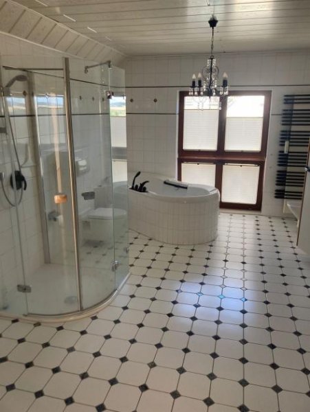 Chemnitz DG 4-Zi. mit 2xSP, Balkon, Sauna, EBK, Dusche und Wannenbad mit Fenster in Toplage! Wohnung mieten