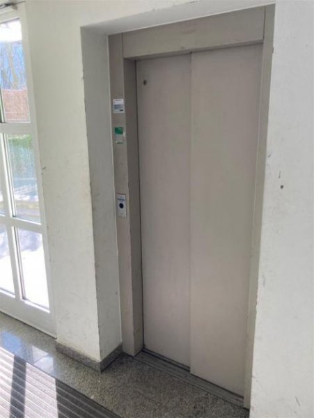 Chemnitz Am Park! Günstige DG 2-Zi. mit Aufzug, Laminat, Abstellraum und Dusche! EBK gegen Aufpreis mgl Wohnung mieten