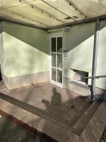 Chemnitz Am Park! Günstige DG 2-Zi. mit Aufzug, Laminat, Abstellraum und Dusche! EBK gegen Aufpreis mgl Wohnung mieten