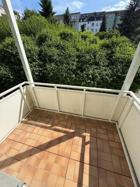 Chemnitz Gemütliche 2-Zimmer mit Balkon, Laminat und Dusche in ruhiger Lage Wohnung mieten