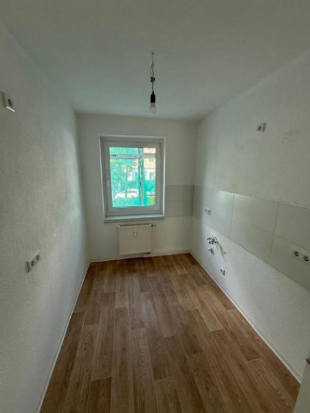 Chemnitz Gemütliche 2-Zimmer mit Balkon, Laminat und Dusche in ruhiger Lage Wohnung mieten