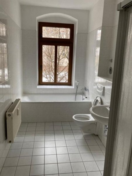 Chemnitz Gemütliche 3-Zimmer mit Laminat, Balkon und Wannenbad in zentraler Lage! EBK mgl.! Wohnung mieten