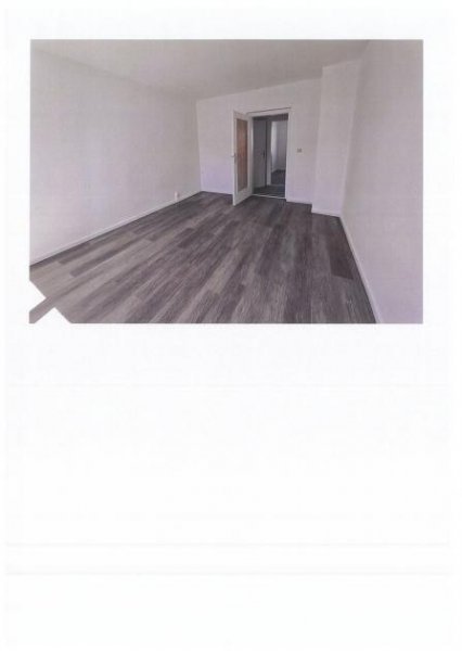 Chemnitz Gemütliche neu renovierte 3-Zimmer mit Balkon, Laminat und Wannenbad in ruhiger Lage! Wohnung mieten