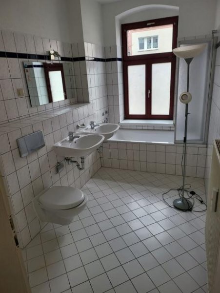 Chemnitz Großzügige 2-Zimmer mit Balkon, EBK, Wannenbad und Laminat in zentraler Lage! SP mgl. Wohnung mieten