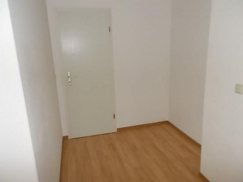 Chemnitz ** Großzügige 2-Zimmer mit Südbalkon, Wanne und Einbauküche in ruhiger Lage zum Toppreis!!!*** Wohnung mieten