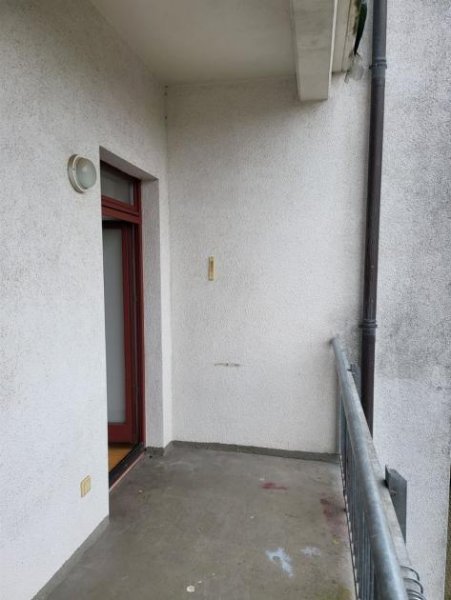 Chemnitz Großzügige 2-Zimmer mit Balkon, EBK, Wannenbad und Laminat in zentraler Lage! SP mgl. Wohnung mieten