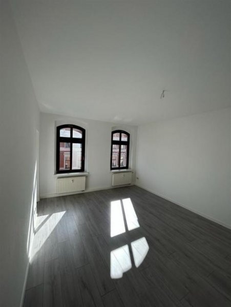 Chemnitz Helle 2-Zimmer mit EBK, neuem Laminat und Dusche in zentraler Lage! Wohnung mieten