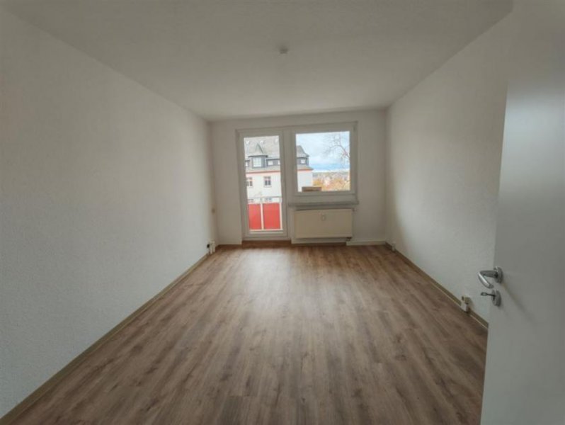 Chemnitz Helle 3-Zi. mit Balkon, Wanne & Laminat in ruhiger Lage! Wohnung mieten