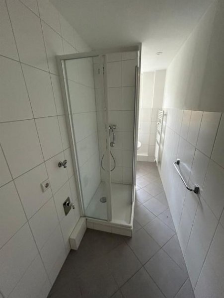 Chemnitz Helle 4-Zi. mit großem Balkon & Laminat in ruhiger Lage! Wohnung mieten