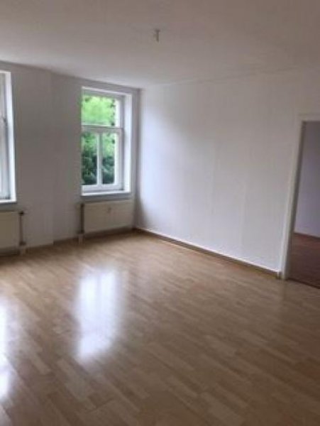 Chemnitz * Kleine 1,5-Zimmer mit Laminat, EBK, Wannenbad und Aufzug in Zentrumsnähe zum Toppreis! * Wohnung mieten
