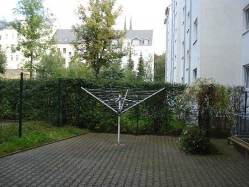 Chemnitz * Kleine 1,5-Zimmer mit Laminat, EBK, Wannenbad und Aufzug in Zentrumsnähe zum Toppreis! * Wohnung mieten