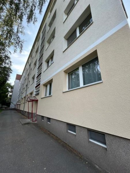 Chemnitz Neu renoviert! Helle 3-Zi. mit Balkon, Wanne & Laminat in ruhiger Lage! Wohnung mieten