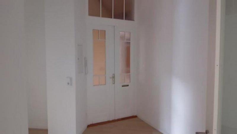 Chemnitz Neurenoviert! * Großzügige 2-Zimmer mit Laminat, Balkon und Wanne in ruhiger Lage! * Wohnung mieten