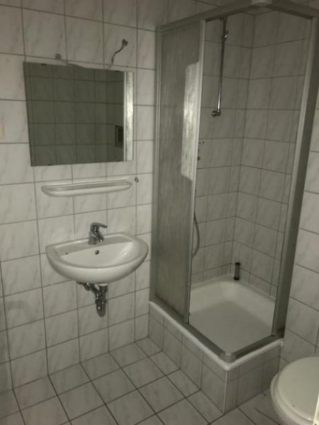 Chemnitz Ruhige 1-Zimmer mit Laminat, Balkon und Dusche in Zentrumsnähe zum Toppreis! Wohnung mieten