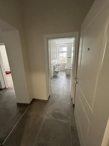 Chemnitz Zweitbezug nach San.! Kompakte 3-Zi mit EBK, Laminat, offener Küche und Wanne Wohnung mieten