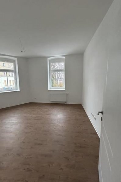 Chemnitz Zweitbezug nach San.! Kompakte 3-Zi mit EBK, Laminat, offener Küche und Wanne Wohnung mieten
