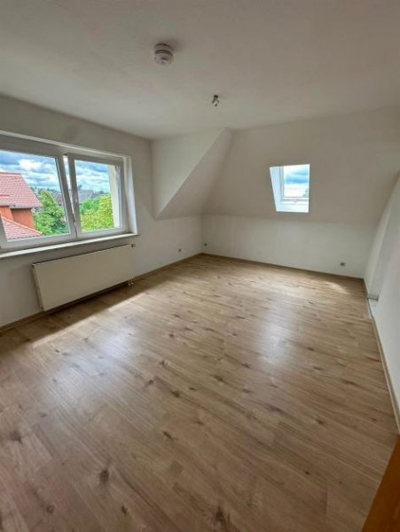 Chemnitz Gemütliche 2-Zimmer mit neuen Laminat und Einbauküche in guter Lage! Wohnung mieten