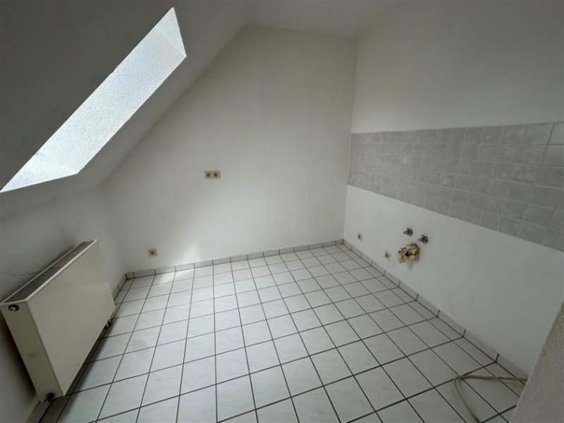 Chemnitz Gemütliche 2-Zimmer mit neuen Laminat und Einbauküche in guter Lage! Wohnung mieten