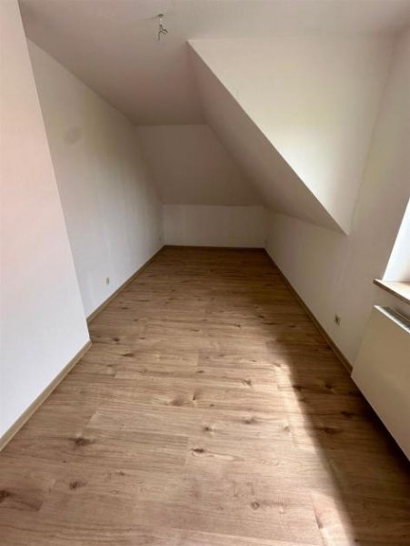 Chemnitz Gemütliche 2-Zimmer mit neuen Laminat und Einbauküche in guter Lage! Wohnung mieten