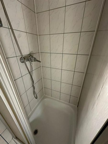 Chemnitz Gemütliche 2-Zimmer mit neuen Laminat und Einbauküche in guter Lage! Wohnung mieten