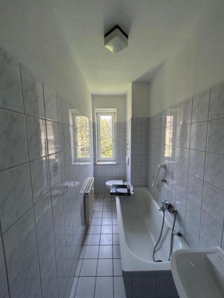 Chemnitz Großzügige 2-Zimmer mit Laminat, Balkon und Wannenbad zum Toppreis in ruhiger Lage! Wohnung mieten