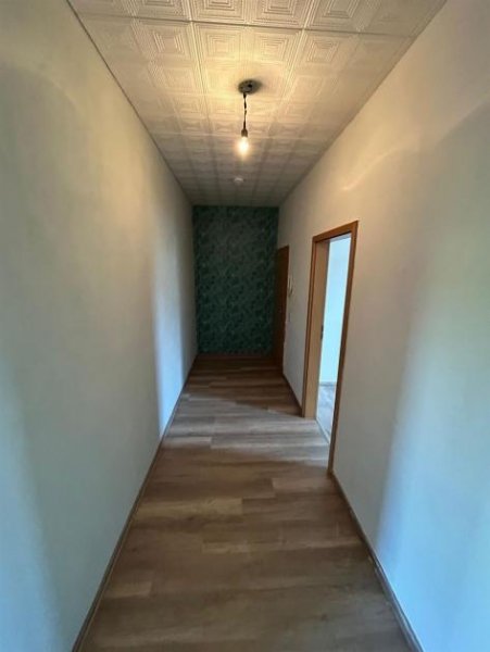 Chemnitz Großzügige 2-Zimmer mit EBK, Laminat, Stellplatz, Balkon und Wanne in zentraler Lage! Wohnung mieten