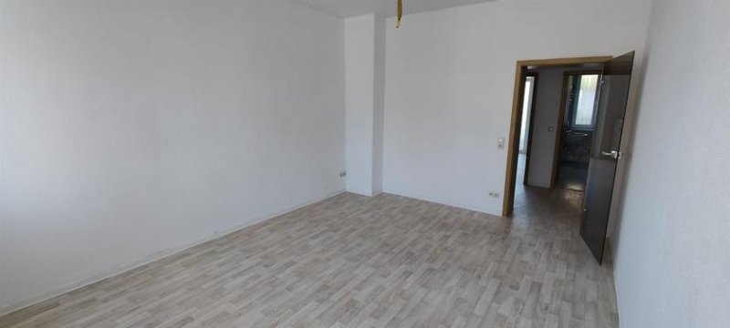 Chemnitz Großzügige 2-Zimmer mit Laminat, Wanne, Dusche, Balkon, Stellpl. und Abstellraum! 2 Mon. mietfrei Wohnung mieten