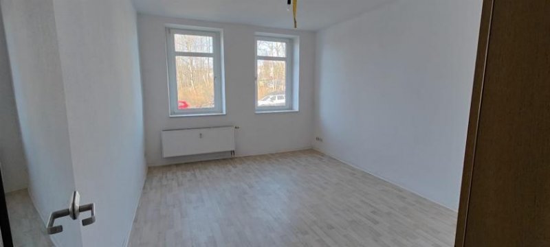 Chemnitz Großzügige 2-Zimmer mit Laminat, Wanne, Dusche, Balkon, Stellpl. und Abstellraum! 2 Mon. mietfrei Wohnung mieten