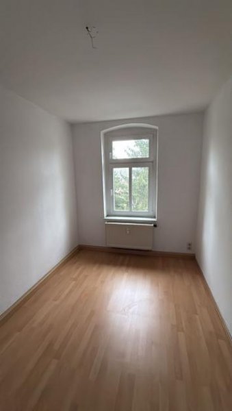 Chemnitz Großzügige 4-Zimmer mit Laminat und Wanne! Wohnung mieten