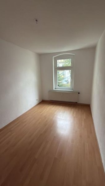 Chemnitz Großzügige 4-Zimmer mit Laminat und Wanne! Wohnung mieten