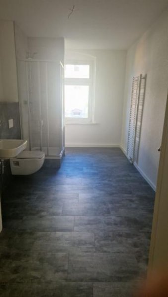 Chemnitz Großzügige 5-Zimmer mit Garage, 2xBalkon, 2xBäder, EBK und Laminat in guter Lage! Wohnung mieten