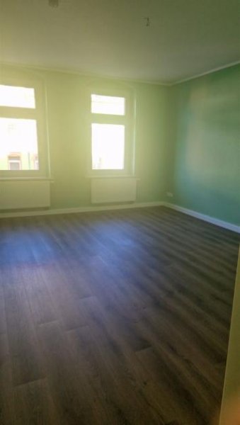 Chemnitz Großzügige 5-Zimmer mit Garage, 2xBalkon, 2xBäder, EBK und Laminat in guter Lage! Wohnung mieten