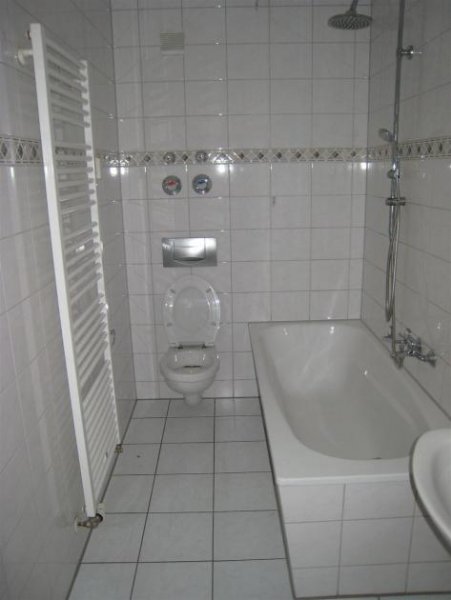 Chemnitz Günstige 2,5-Zimmer mit Laminat, Wannenbad, EBK, SP und Balkon in ruhiger Lage! Wohnung mieten