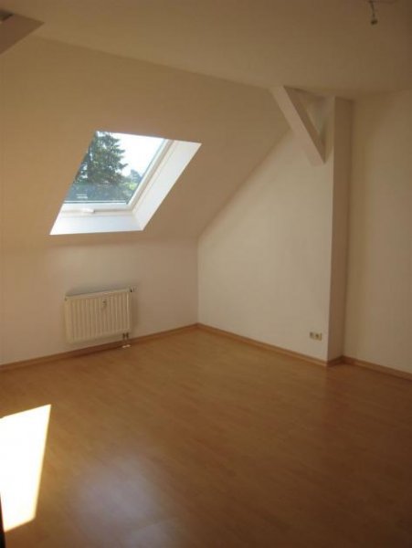 Chemnitz Günstige 2,5-Zimmer mit Laminat, Wannenbad, EBK, SP und Balkon in ruhiger Lage! Wohnung mieten