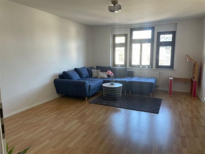 Chemnitz Vollmöblierte und gemütliche DG 3-Zimmer mit Balkon, Laminat und Wanne! Wohnung mieten