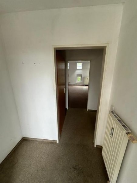 Limbach-Oberfrohna Großzügige 2,5-Zimmer mit Balkon Tageslichtbad und Wanne in guter Lage! Wohnung mieten