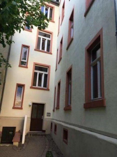 Limbach-Oberfrohna Großzügige 4-Zimmer mit 2xWannenbad, offener Küche und Laminat in guter Lage! Wohnung mieten