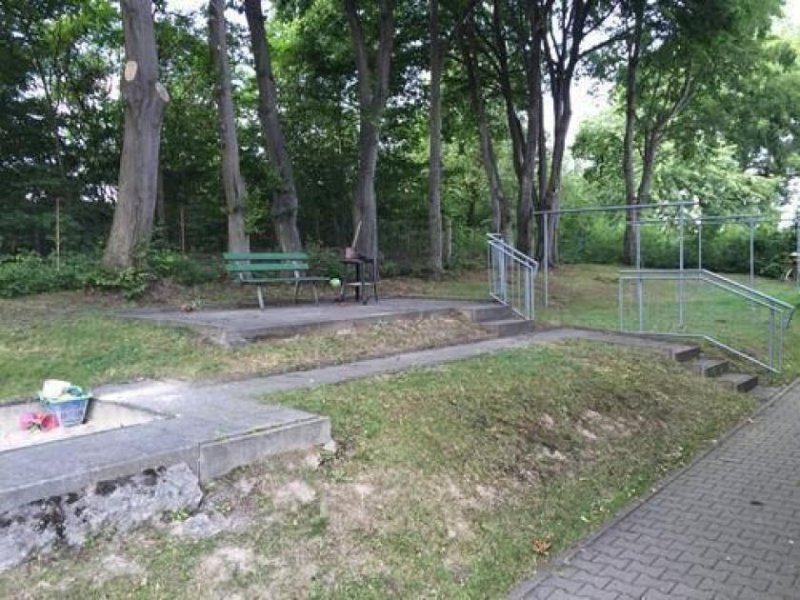 Wittgensdorf Für Autoliebhaber mit Garage vorm Haus! * 2-Zimmer mit Laminat, Wanne und Dusche in ruhiger Lage! Wohnung mieten