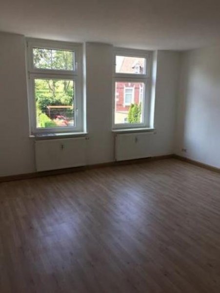 Wittgensdorf Große 5-Zimmer mit Laminat, eigenem Garten und zwei Bädern in guter Lage! Wohnung mieten