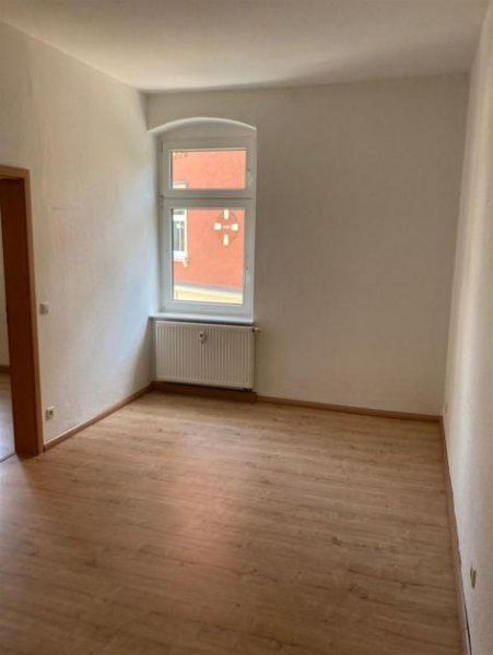 Wittgensdorf *** Großzügige 2-Zimmer mit Laminat und Wanne in guter Lage!!! *** Wohnung mieten