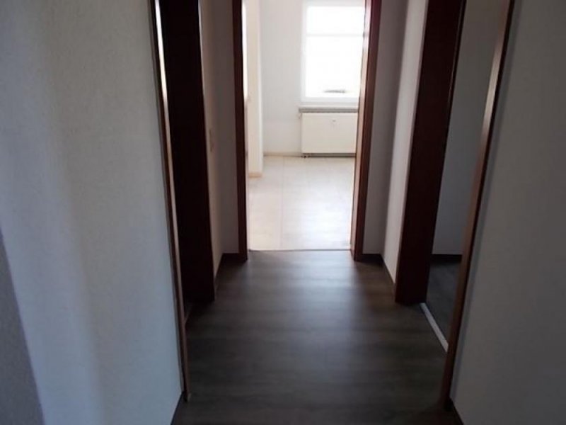 Taura Große DG 2-Zimmer mit Balkon, Laminat, 2x Abstellraum und Wanne in idyllischer Lage! Wohnung mieten