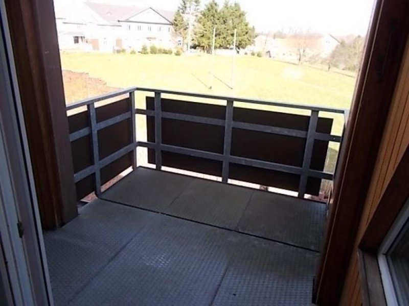 Taura Große DG 2-Zimmer mit Balkon, Laminat, 2x Abstellraum und Wanne in idyllischer Lage! Wohnung mieten