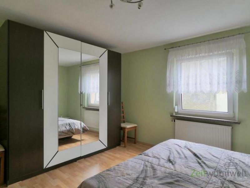 Oberlungwitz (EF1231_M) Zwickau: Oberlungwitz, preiswerte möblierte Wohnung mit PKW-Stellplatz, Dusche, Waschmaschine Wohnung mieten