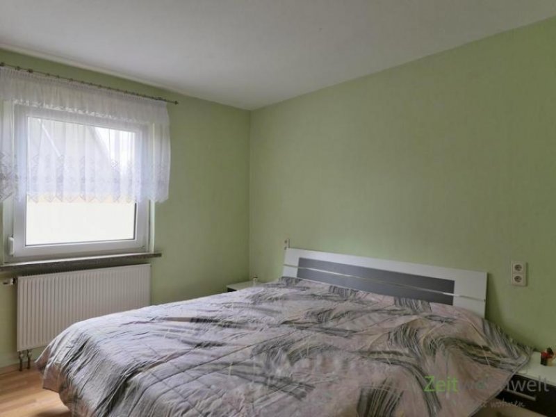 Oberlungwitz (EF1231_M) Zwickau: Oberlungwitz, preiswerte möblierte Wohnung mit PKW-Stellplatz, Dusche, Waschmaschine Wohnung mieten