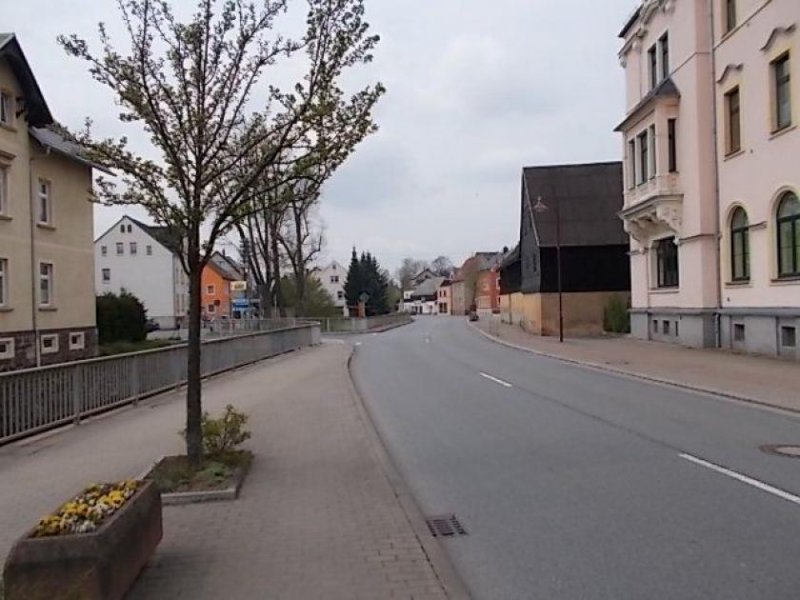 Oberlungwitz *** Großzügige 2-Zimmer mit Laminat, Wannenbad und Balkon! Stellplatz o. Carport mgl. *** Wohnung mieten