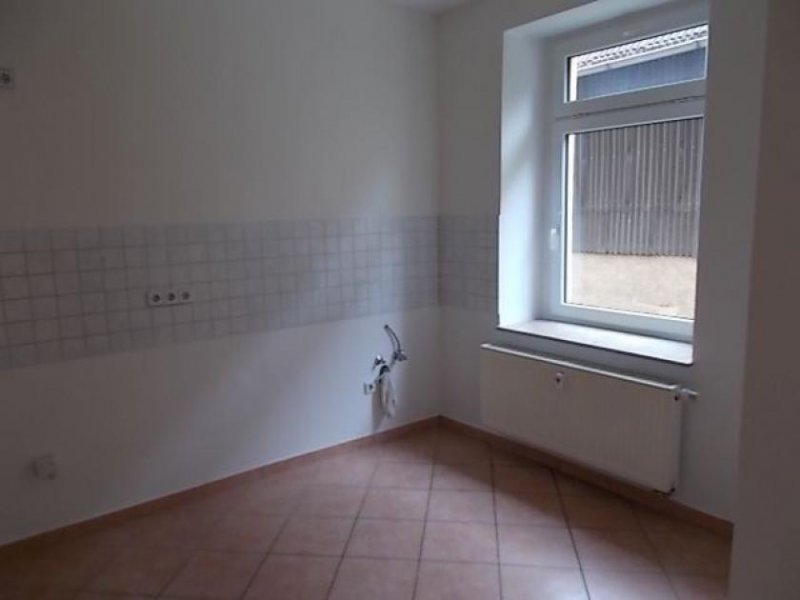 Oberlungwitz *** Großzügige 3-Zimmer mit Laminat, Wannenbad und Balkon! Carport oder Stellplatz mgl. Wohnung mieten