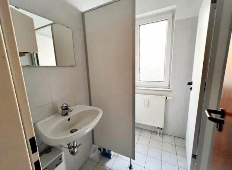 Jahnsdorf/Erzgebirge Großzügige Laden-/Büroeinheit in Jahnsdorf! Gewerbe mieten